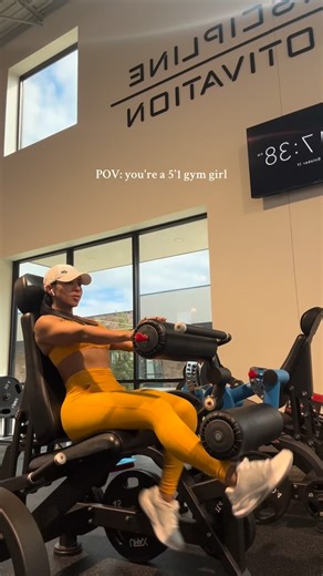 Elvira - Strength Training for Women on Instagram: "Short girl edition: every seat is a swing set 😅 @bombshellsportswear #ShortGirlStruggles #PetiteProblems #ShortAndStrong #GymHumor #ShortGirlEnergy #FunSizeAndFine #SmallButSpicy #PetitePrincess #ShortGirlChronicles #SmolGirlChronicles #GymGirlThings #GymGirlHumor #elvirafitgoals"