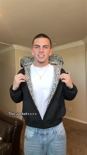 Cheetah print on the inside😮‍💨 #cheetahprint #jacket #zipuphoodie #mensfashion