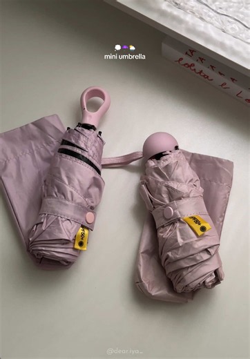 Replying to @Areej👱🏻‍♀️ mini pocket size umbrella ☂️🌦️ #umbrella #miniumbrella #pocketumbrella #payong #uvumbrella