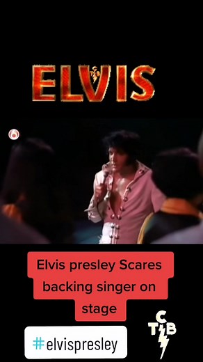 Elvis presley Scares backing singer on stage #graceland #elvispresleyfans #priscillapresley #fyp #foryoupage #elvismovie2022 #austinbutler #godbless #godblessyou #Priscilla #elvis #viral #elvispresley #tcb #lisamariepresley #lisamariepresley #elvismovie #scared #scary