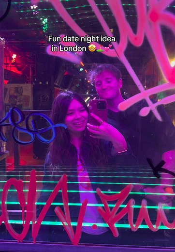 The best date night idea in London! 🤩⛳️💕 📍Junkyard Golf Club (Shoreditch, Camden) [ gifted ] @Junkyard Golf Club #london #datenight #londondateidea #junkyardgolf #minigolf #crazygolf #londonhotspots