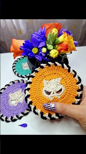 This cat skull pattern is available in my Etsy shop. https://www.etsy.com/shop/BabaCrochetPatterns