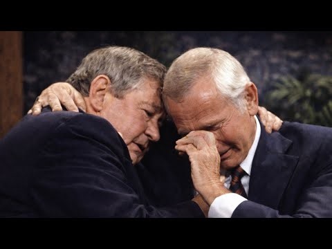 The night Buddy Hackett made Johnny Carson BREAK his own rules – When he finally spoke