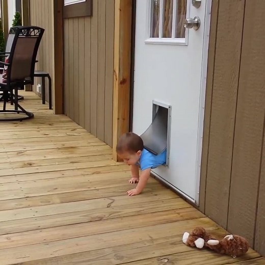 Escape artist babies 😂😍 | Shopping Online - Clothes