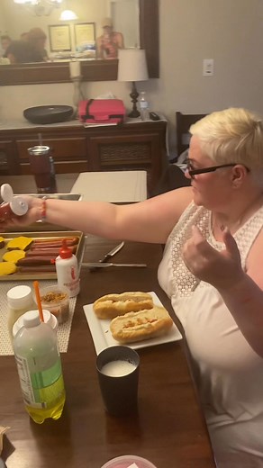 Making Icelandic hotdogs | Lara Olafsdottir