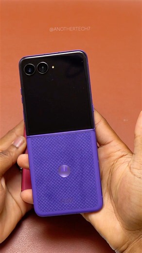 Motorola Razr Ultra 2026 Blue vs Razr 60 Ultra Red