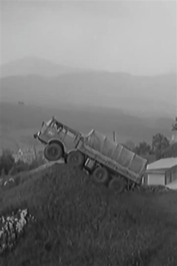 Tatra 813 v náročných testech tuhosti podvozku #tatra