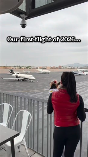 Where would you fly for your first trip of 2026? ✈️ We kicked off our year flying out of the private terminal in Scottsdale with @flyjsx and it truly felt like a private jet like experience. Such a smooth and elevated way to start 2026. We have flown many dog friendly airlines over the years and we genuinely recommend JSX. They truly love dogs and it shows. They even allow larger dogs, up to 79 pounds, to fly in the cabin as long as the owner purchases a separate seat which is incredible for pet