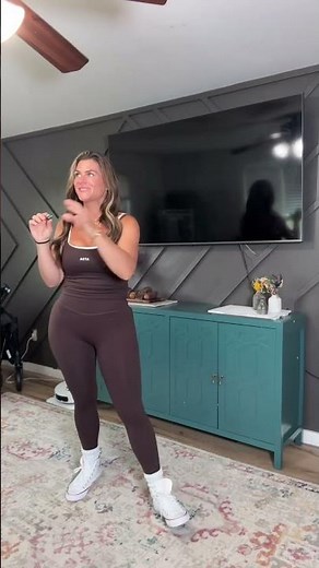 ACTA Wear is totally worth the hype! Hands down the cutest most comfortable activewear set I own