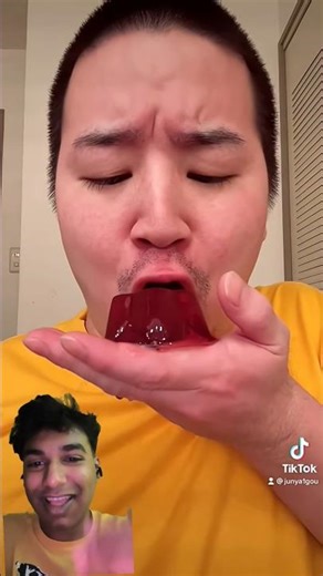 💥“Tomato 🤣Explodes 🍅in His Eye | Funny Reaction Short#funny#shorts#entertainment#comedy#reaction