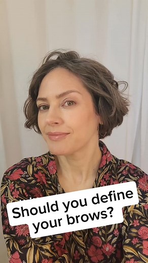 3.2K views · 6 comments | How I define my eyebrows tutorial. I define my eyebrows everyday, whether it's this way or with simply the pen or the brow gel.I look like a victorian ghost without defining my eyebrows...that or Miley Cyrus, no offense to Miley Cyrus, but she's totally doing that on purpose to herself, so maybe offense to Miley Cyrus. | UnBlah Yourself | Facebook