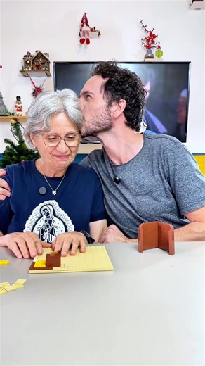 Pedro Passari on Instagram: "Hoje é o aniversário da CARMINHA (minha mãe!)! E como forma de homenageá-la e também dar um presente pra ela, montamos esse set de Natal super especial! Fique feliz que ela gostou, mas mais feliz ainda que ela adorou MONTAR BLOCOS DE MONTAR e que agora está do meu lado da força kkk Dêem parabéns pra Carminha, hein! Kkk Feliz aniversário, Mamma!"