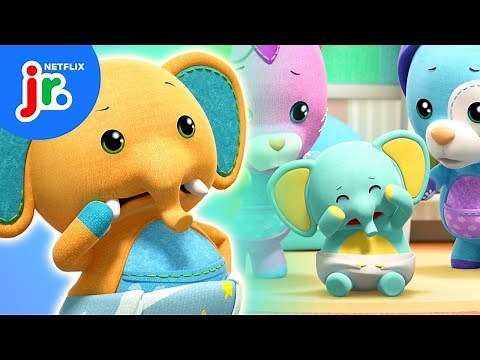 Caring for the Littlest Roo! 🍼🧸 Wonderoos | Netflix Jr