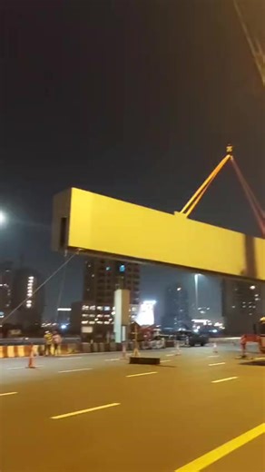 Using Grove Crane in Dubai with full RTA team supervision and RTA permit to install Dynamic Message Sign (DMS). Safety comes first — every lift planned, controlled, and executed with precision. 🚧 AL BURAIMI GROUP 🇦🇪✌️ Your Trusted Lifting Partner Since 1992 📞 Bookings & Enquiries: 971 50 896 5665 ☎️ Office: 06-5432227 📧 info@alburaimigroup.com 📧 alburaimitransport@gmail.com | AL BURAIMI GROUP