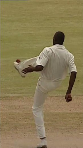Courtney Walsh ⚽️ Skills On Show