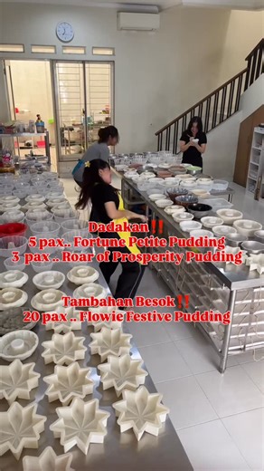 ARTisan DESSERT & HAMPERS Pudding Cake JaBoDeTaBek 🇮🇩 on Instagram: "Welcoming Chinese New Year with joyful moments in our kitchen 😂🤗😍 . If you are looking for something sweet to share this Chinese New Year, our puddings are still available while production slots last. 🎉 . 🧑🏻‍🍳Premium Quality Ingredients For Order, please 📲 WA : 0818.996.358 🎂Accepting SAMEDAY Order 🚚Delivery : JaBoDeTaBek . #Hampersimlek #hamperscny #kueimlek #puddingimlek #puddingcny"