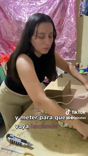 Cómo hacer una piñata de abeja chiquitita