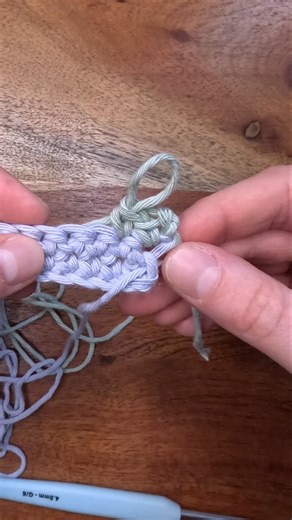 SC color change tutorial 💜 #crochettutorial #crochetbeginners #crochettips #crochetstitch #crochet