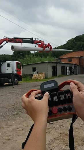 MANIPULADOR DE POSTES E VIGAS EC EQUIPAMENTOS