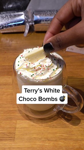 Elf Bar Explosion - Delicious Christmas Chocolatey Treat