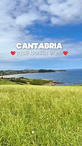 🌊💚 Donde el mar abraza al campo 💚🌊 Cantabria es de esos rincones donde el verde intenso de los prados se encuentra con el azul profundo del mar… y el viento huele a libertad. Aquí no solo se viene a desconectar. Aquí se vuelve a sentir. Aquí se respira vida. ⛰️ Ven a perderte para volver a encontrarte. ✨ #TurismoRuraldeCantabria | Turismo Rural de Cantabria