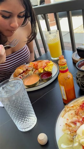 Ahuevo restaurant