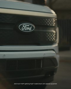 Get the full picture in the 2025 F-150 Lightning with the available 360-degree camera and 15.5” touch screen. | Ford Canada