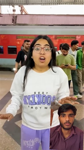 train to nikalne wali Hai#short video#train#viral video#short feed#trendingvideo@Priyal_Kukreja