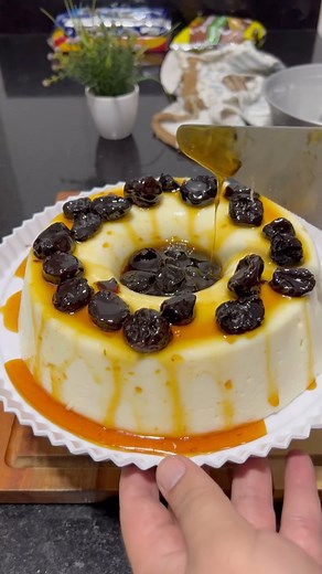 Receitas do Chef Marcos on Instagram: "Sobremesa dos Deuses com ameixa para o ano novo #manjar #anonovo #sobremesas"