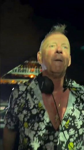 Fatboy Slim – Star 69 | The Definitive Acid House Statement at Coachella 🌴