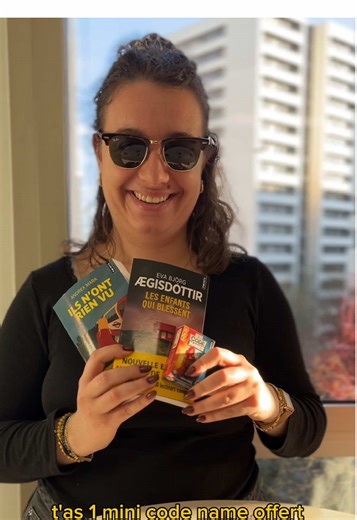 🎁 Surprise ! L’opération 2 polars achetés = 1 mini Code Names offert fait son grand retour du 4 mars au 24 avril dans toutes les librairies ! Alors, ça vous tente ? 👀 #booktok #polar #codenames #livre #booklover