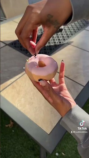 Icing your donut (the most easiest/best way)🍩