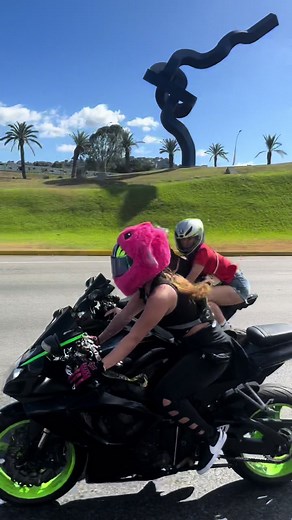 Mucho con demasiadoooo 🔥❤️🚀 única y diferente siempre 🫶🏻 #motomami #bikergirls #biker #motera #gsxr600 #suzuki #moto #motogirl #chicabiker #biker #girlbikers #motorcycle #motorbike #bikelife #rider #goodlife #bikelifestyle #instamoto #moterosvzla #moteroscolombia #moterosdelmundo #dosruedas #rosbikerofficial #superbikes #motogp #racing #viralvideos #girlrider #supermoto #moteros #venezuela