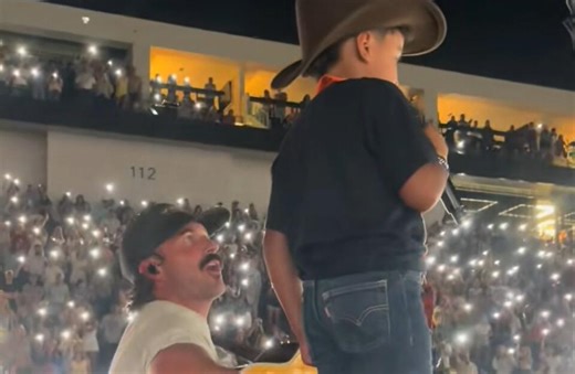 WATCH: Riley Green Brings Out Young Fan For Performance Of “Jesus Saves” In Georgia - NewsBreak