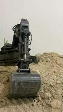 Epic RC Excavator Action – Digging Sand Like a Pro! #RCExcavator #RCDigger #ExcavatorAction