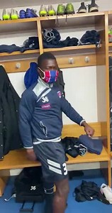 9.5K views · 286 reactions | C'est déjà la reprise pour le groupe pro !   Plongez au coeur du vestiaire avec Akim Zedadka, qui vous fait revivre son avant et son après séance de reprise en vidéo ! Après 5 jours de vacances, nos joueurs ont retrouvé le chemin de l'entrainement ce lundi 28 décembre afin de se préparer pour le futur choc face au leader du championnat, Grenoble, mardi prochain au Montpied. | Clermont Foot 63 | Facebook