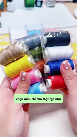 Sewing plastic beads with needle and thread #handmade #smarttoysforkids #diy #xh #pixelart #croch...