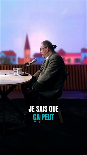 Communication Humanitaire _ Montrer l'Espoir et la Dignité #shorts