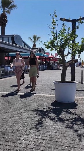 Stone Path Cunda 4K Walking Seaside Tables