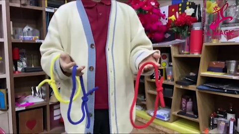 Linking 3'Color Rope(Red Blue Yellow), Magician's Deluxe Linking Rope, Loops Gimmick, Tie Untie Knots, for Real Close Up, Mentalism, Street Magic or Stage Magic Tricks.