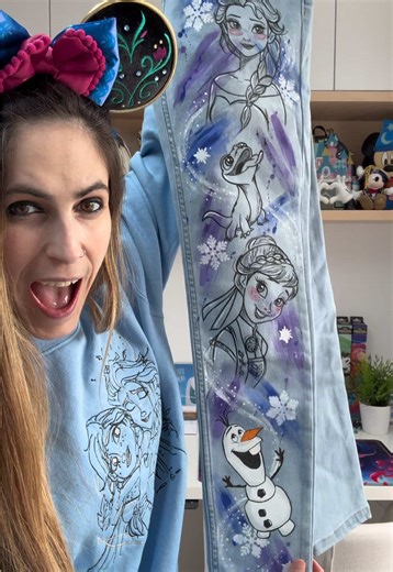 ✨Los pantalones perfectos para World of Frozen existen y son de @Nerea Coronado Duran 😍 Que pasada.. ya tengo elegido mi outfit! En menos de 10 días estaré allí, contándoos todo desde Disneyland Paris.. * * #disneyfrozen #disneystyle #frozen #disneyfashion #disneygirl