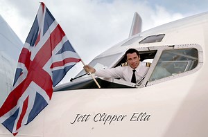 Rangers fans connect manager dots, chartered flight due from Amsterdam