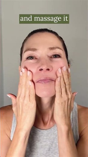 🌿 Discover the power of Pure Organic Cold-Pressed Hexane-Free Castor Oil!