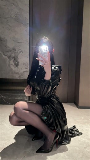 5 #stockings #tights #feet #heels #hosiery #legs #nylon #fancy #silver #fancypigeon