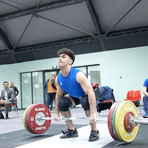 Do you switch your grip after performing a clean? If so, how wide is it compared to your clean grip⁉️😎 | TORWOD