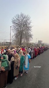 🎥A large number of people, govt employees have gathered to witness the Republic Day celebrations at Srinagar’s Bakshi Staidum. . . 📸Video © @basitzargarb 📸 | Kashmir Update