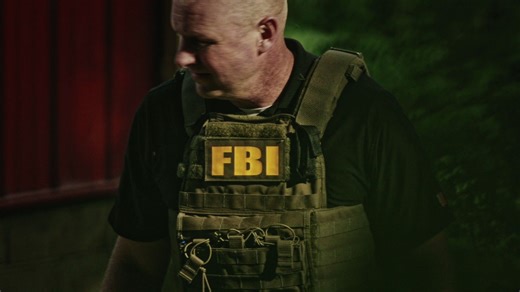 C’est le moment ou jamais de suivre les agents spéciaux en pleine action ! 💥 Les derniers épisodes de "FBI : Enquêtes en immersion" 🕵️‍♂️ vous attendent mercredi à 21h sur #DiscoveryInvestigation. | Discovery France