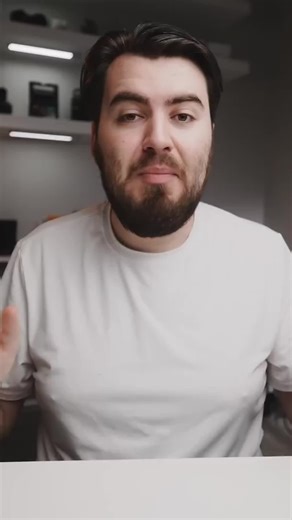 ⚡ How to Make YouTube Videos Faster If creating videos feels like it takes forever, these tips will help you speed up your process without cutting corners 🎬 1️⃣ Dedicate filming outfits – Keep a few go-to looks ready for camera days so you can start filming instantly instead of wasting time deciding what to wear. 2️⃣ Create a brief script – You don’t need to write every word, but outline your key points and focus on your hook. It’s the most critical part of your video. 3️⃣ Edit A-Roll first – G