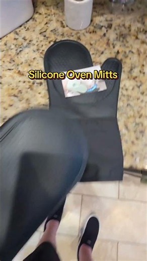 Viyawise Silicone Oven Mitts, Heat Resistant 2-Piece