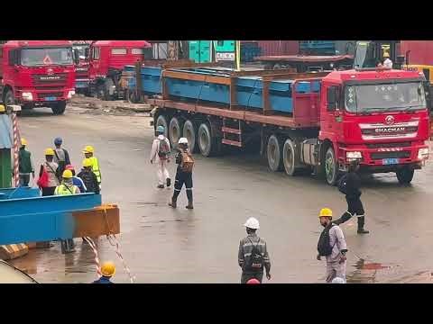 A Truck Hauling A Heavy Load #truck #trailertruck #semitruck